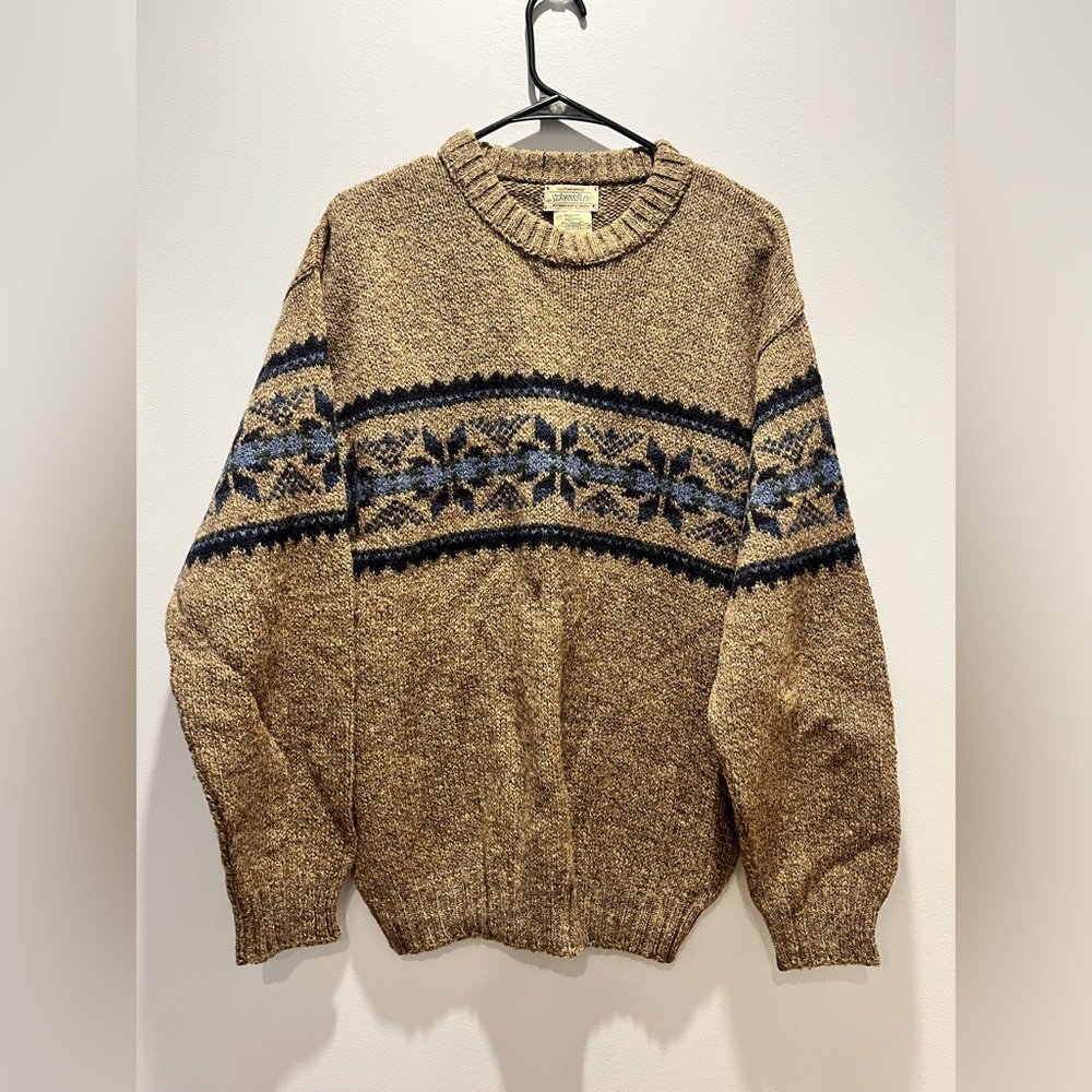 Men's Medium vintage St. John's Bay‎ snowflake patterned wool blend sweater.